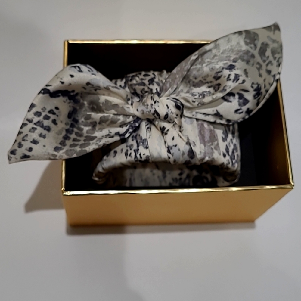 NWT $50 Chico's Boxed Scarf Bracelet Shiny Animal Print